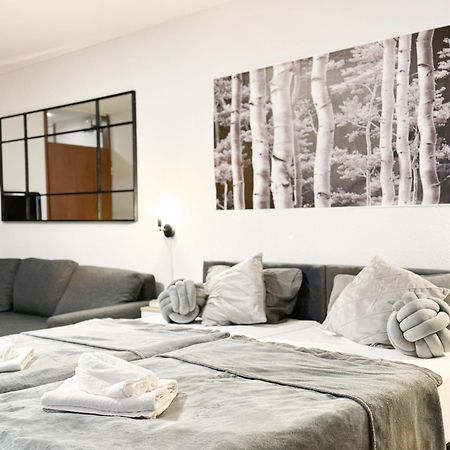 Modern Living In Karlsruhe - Frieden Apartments Bagian luar foto