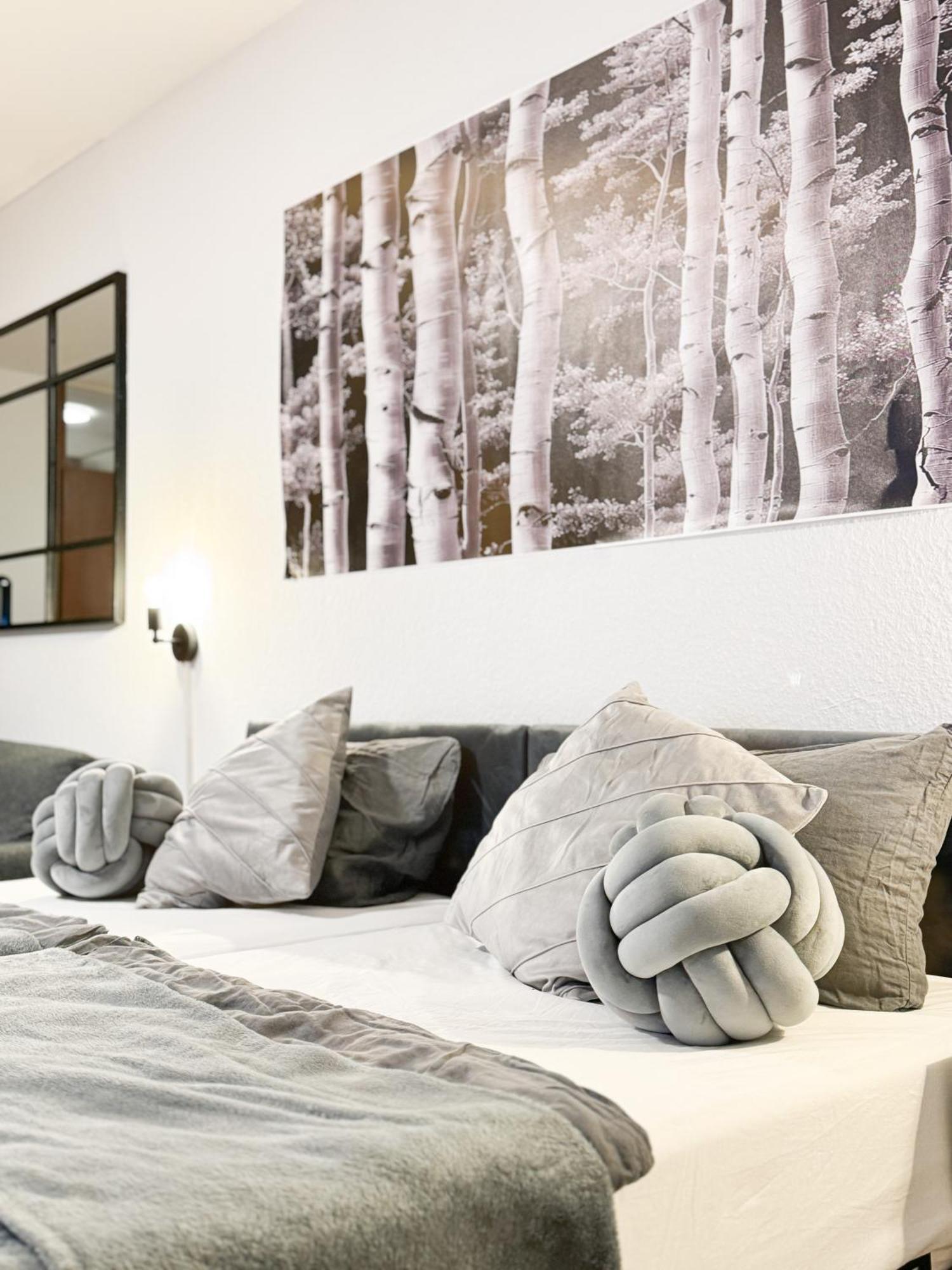 Modern Living In Karlsruhe - Frieden Apartments Bagian luar foto