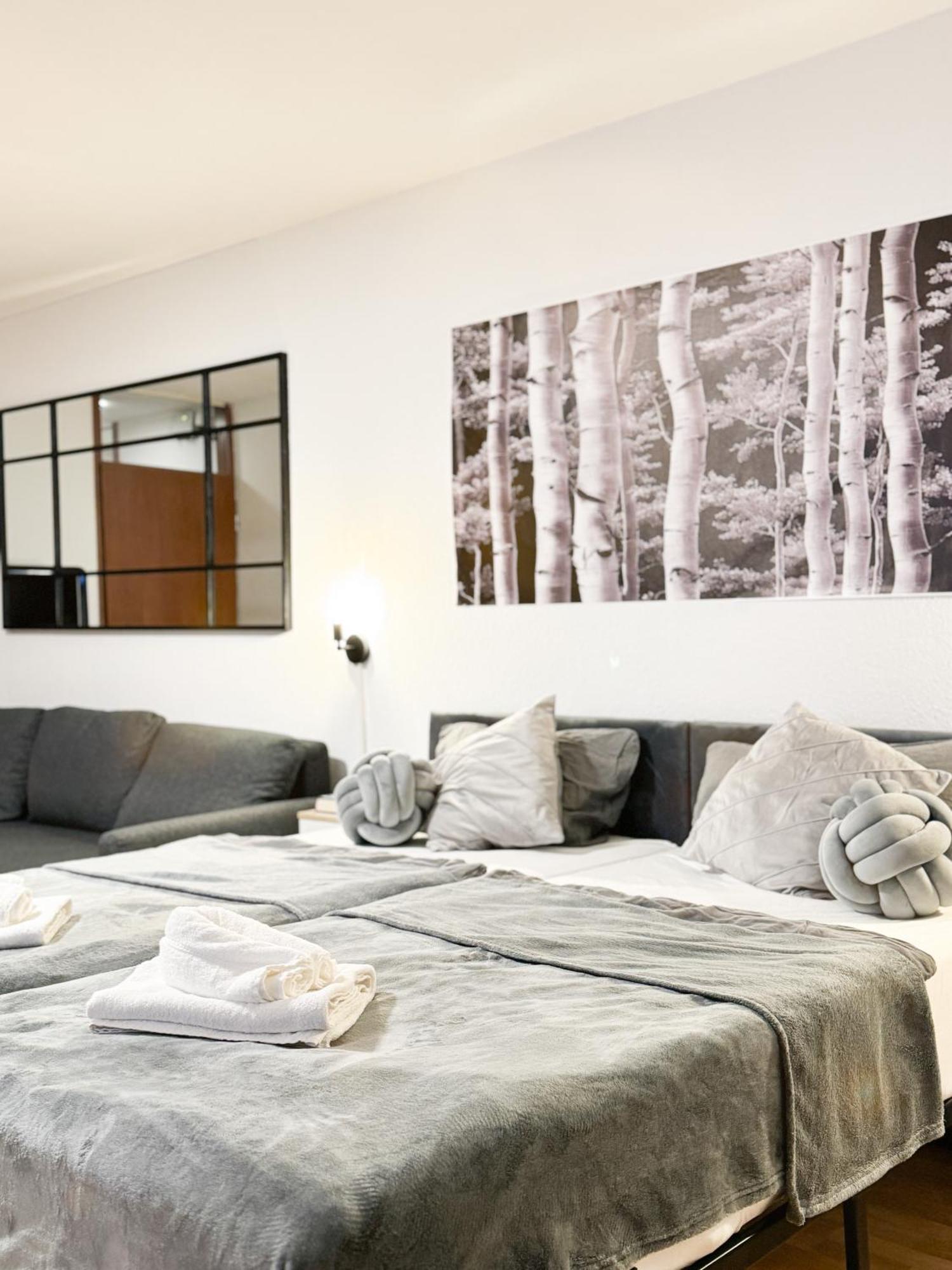 Modern Living In Karlsruhe - Frieden Apartments Bagian luar foto