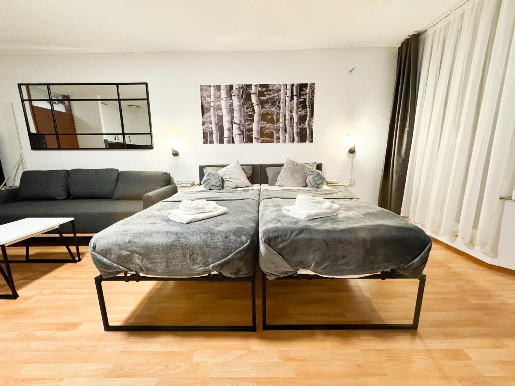 Modern Living In Karlsruhe - Frieden Apartments Bagian luar foto