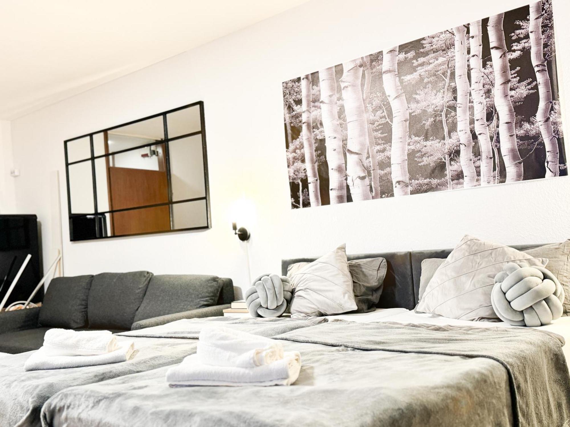 Modern Living In Karlsruhe - Frieden Apartments Bagian luar foto