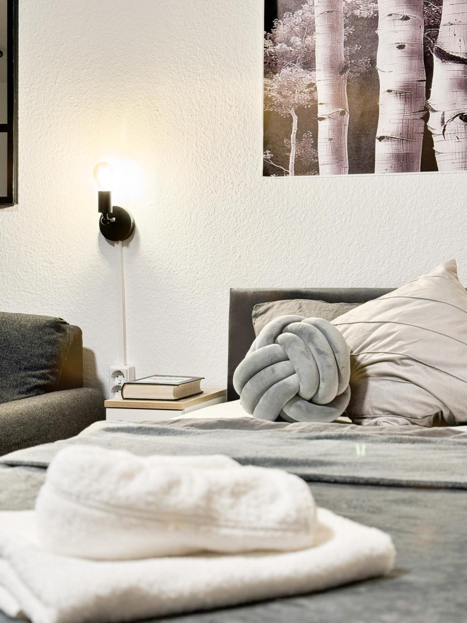 Modern Living In Karlsruhe - Frieden Apartments Bagian luar foto