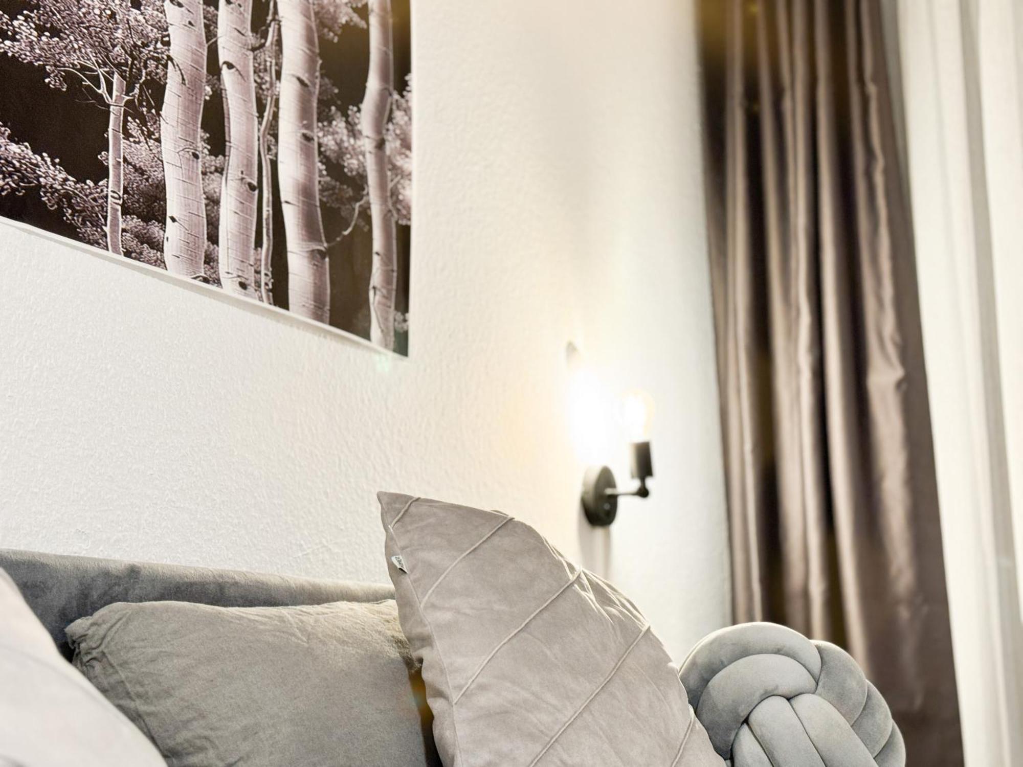 Modern Living In Karlsruhe - Frieden Apartments Bagian luar foto